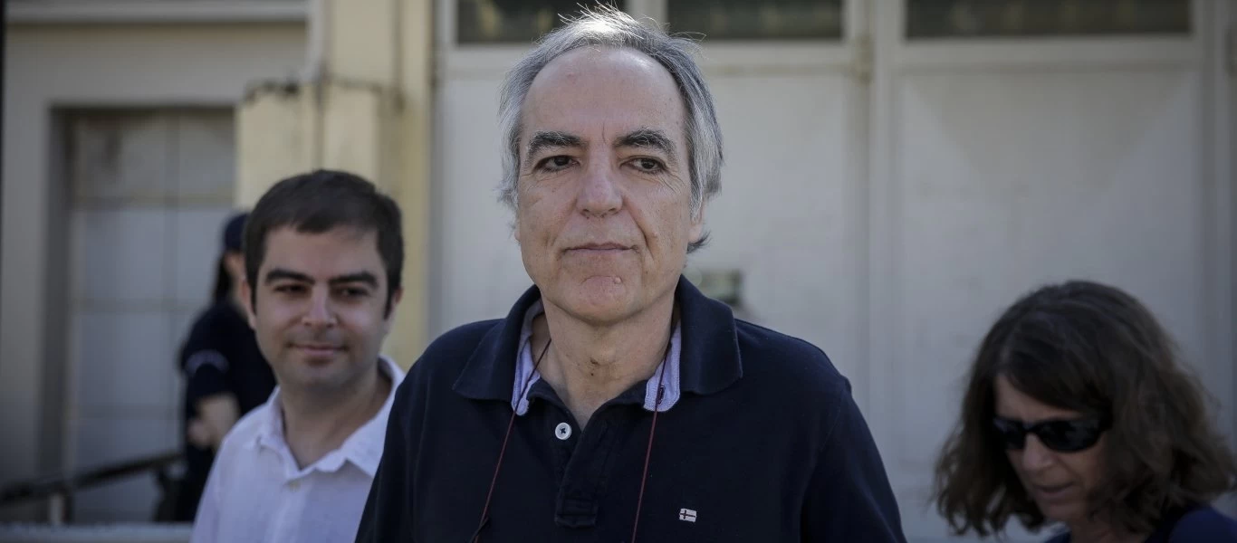 Υπόθεση Δ.Κουφοντίνα: Ομάδα 20 ατόμων κατευθύνθηκε με πανό & συνθήματα προς την αμερικανική πρεσβεία